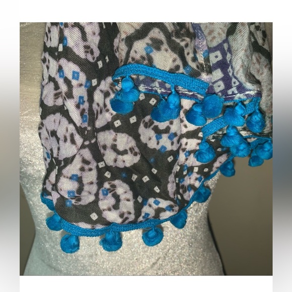 ❤️BOGO *
Cabi wrap/scarf with pom poms - Picture 3 of 5